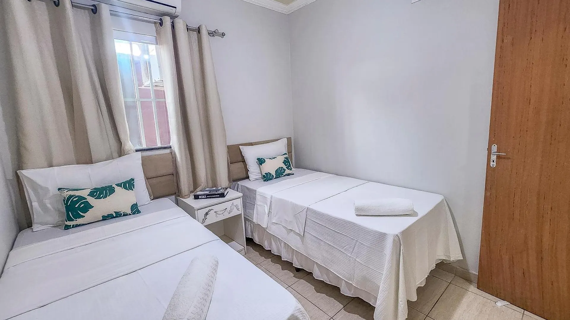 500M Praia Taperapuan; 2 Quartos; Terreo; Wifi 300Mbs; Churrasqueira; Estacionamento Gratuito 1 Carro Vakantiehuis