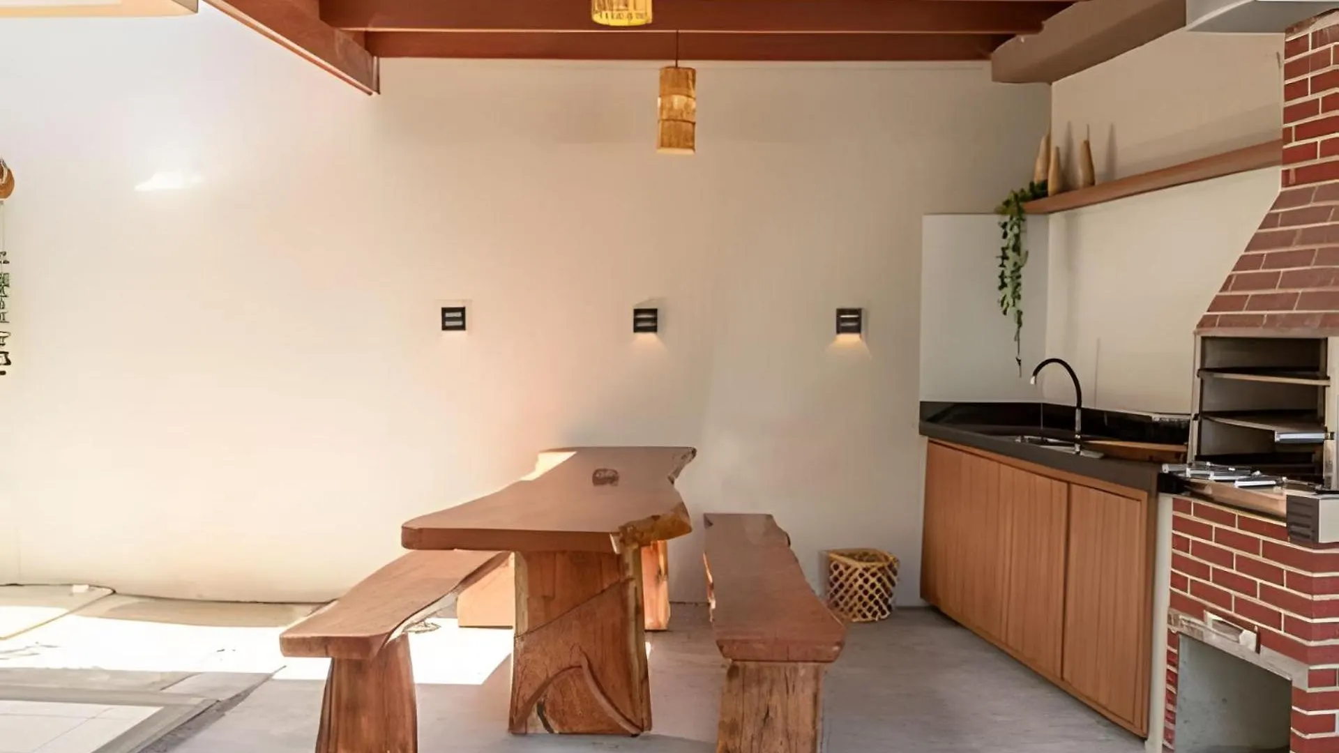 500M Praia Taperapuan; 2 Quartos; Terreo; Wifi 300Mbs; Churrasqueira; Estacionamento Gratuito 1 Carro