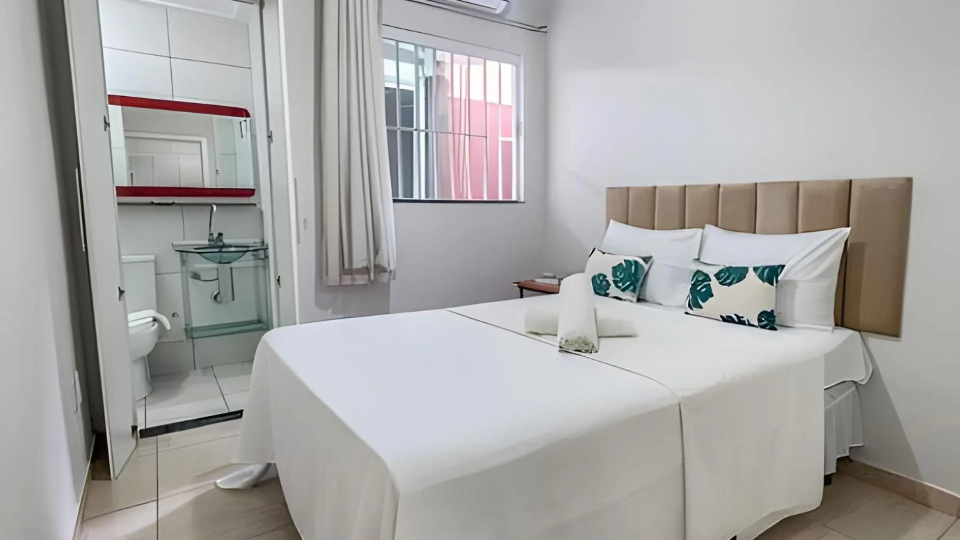 Holiday home 500M Praia Taperapuan; 2 Quartos; Terreo; Wifi 300Mbs; Churrasqueira; Estacionamento Gratuito 1 Carro