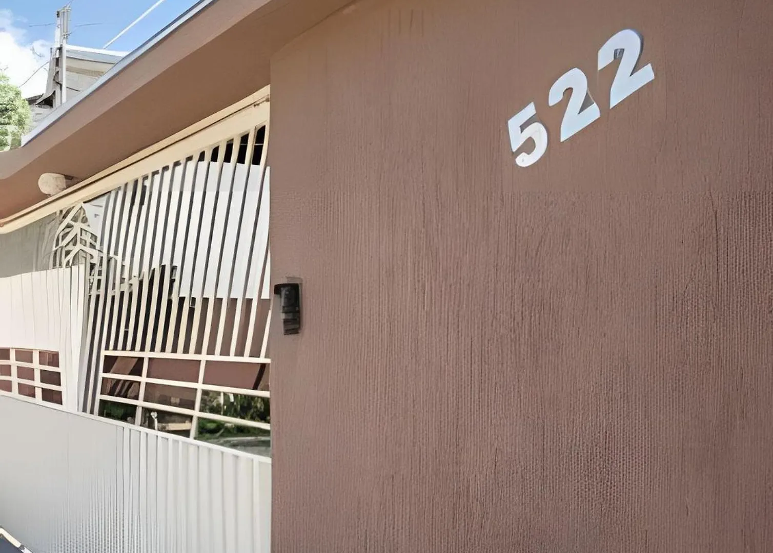 500M Praia Taperapuan; 2 Quartos; Terreo; Wifi 300Mbs; Churrasqueira; Estacionamento Gratuito 1 Carro Porto Seguro Tatil Evi